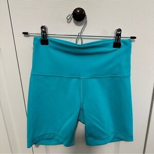 Lululemon Wunder Train High-Rise Short 6" in Tropics Tone Size 6 VGUC